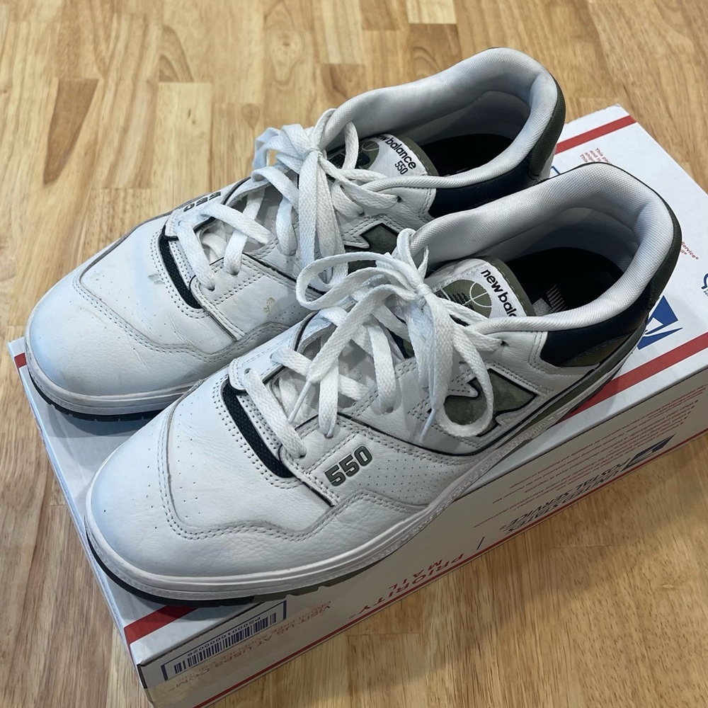 New Balance Men's 550 White and Olive Green Sneakers
